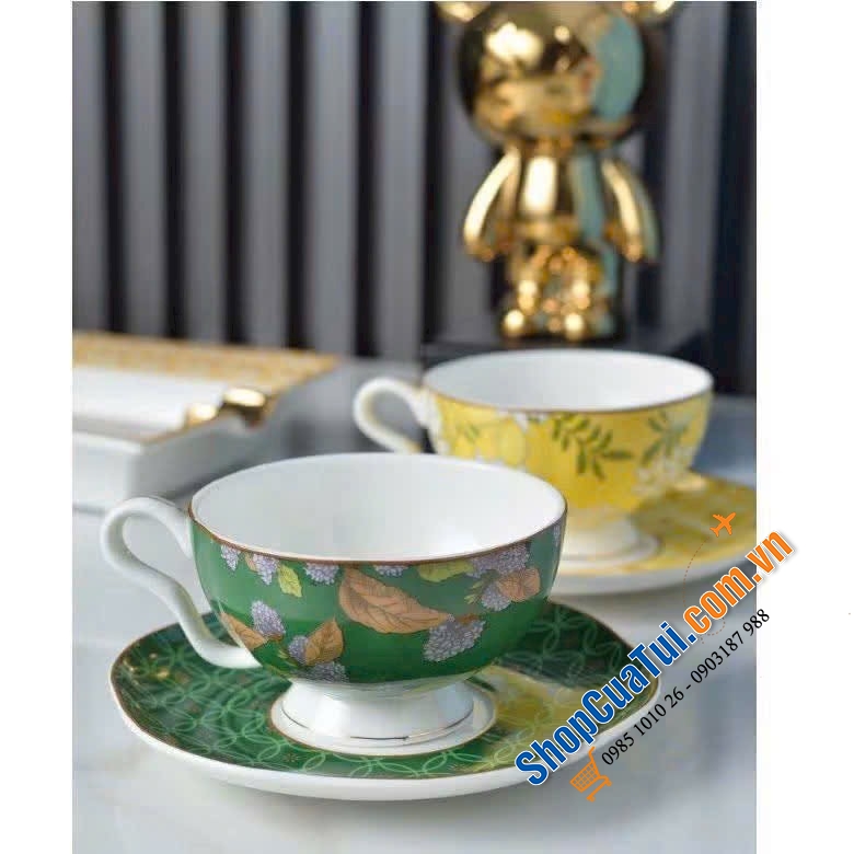 Bộ ấm + 4 tách ly trà gốm sứ Wedgwood.