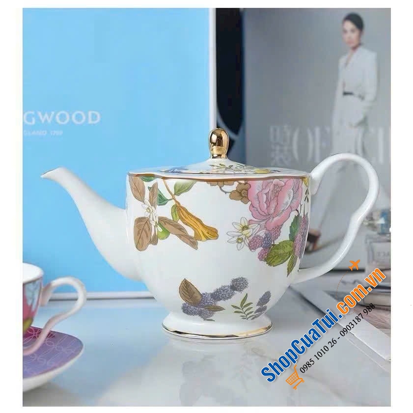 Bộ ấm + 4 tách ly trà gốm sứ Wedgwood.