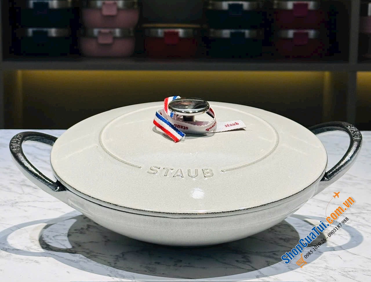 TÌM ĐÂU RA EM CHẢO CUTE HƠN! Staub Wok 24cm staub màu Truffe.