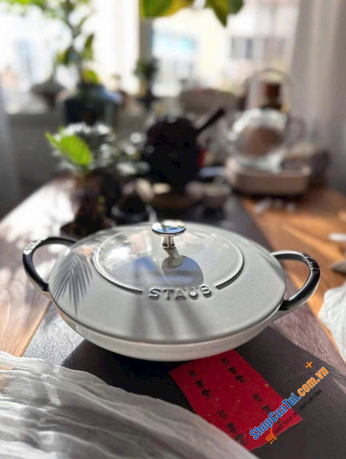 TÌM ĐÂU RA EM CHẢO CUTE HƠN! Staub Wok 24cm staub màu Truffe.
