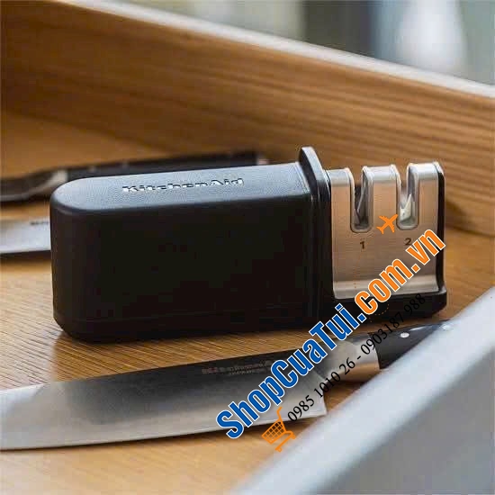 Dụng cụ mài dao cầm tay 2 giai đoạn KitchenAid màu Đen KESHBOHBAAG - Giúp dao sắc bén hoàn hảo.