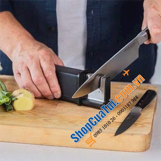 Dụng cụ mài dao cầm tay 2 giai đoạn KitchenAid màu Đen KESHBOHBAAG - Giúp dao sắc bén hoàn hảo.
