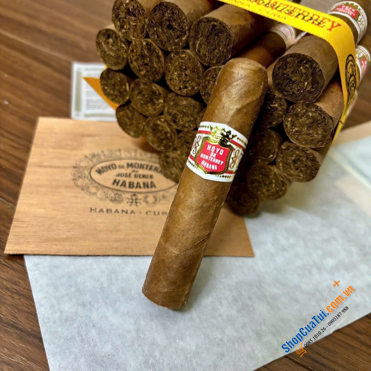 Hoyo de Monterrey - Petit Robustos hộp 25 điếu.
