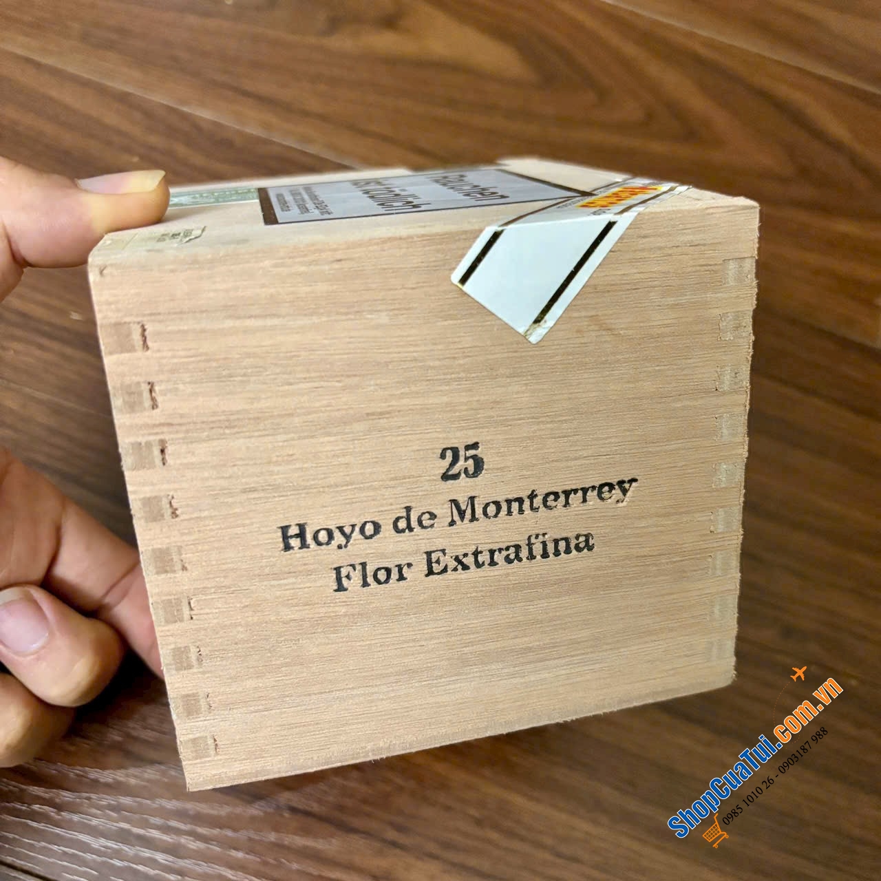 Hoyo de Monterrey - Petit Robustos hộp 25 điếu.