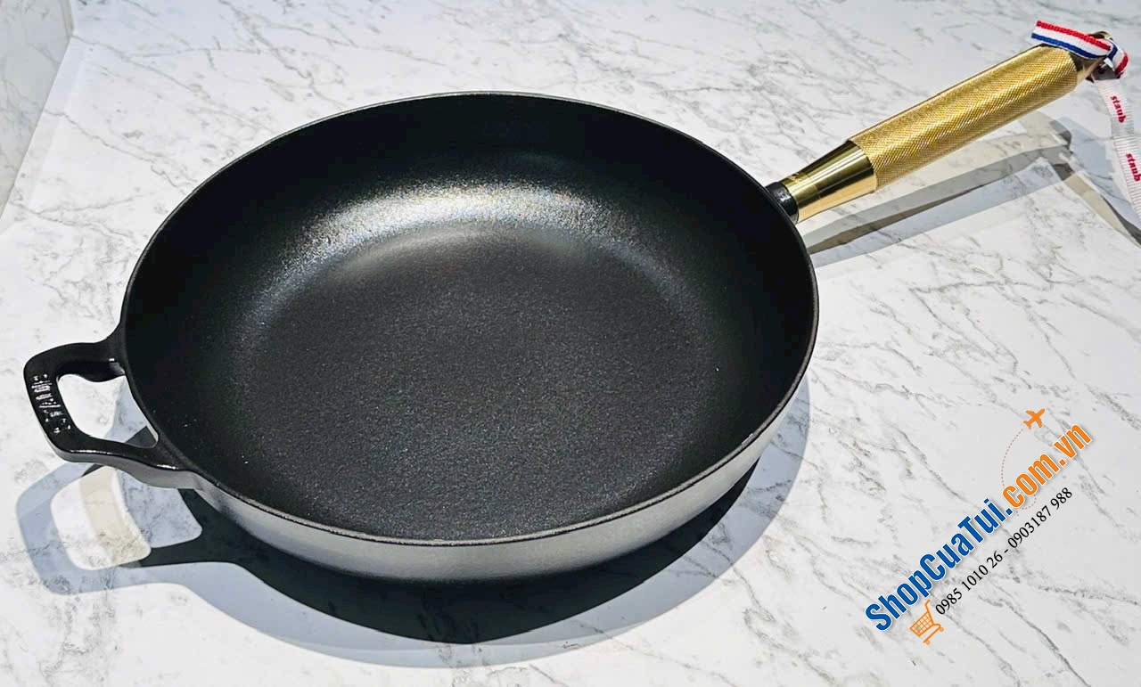 STAUB x BUSTER + PUNCH LIMITED EDITION - Khi Tuyệt Tác Ẩm Thực Pháp Giao Thoa Cùng Nghệ Thuật Cơ Khí London.