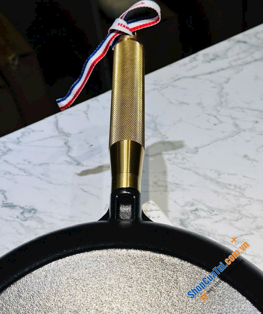 STAUB x BUSTER + PUNCH LIMITED EDITION - Khi Tuyệt Tác Ẩm Thực Pháp Giao Thoa Cùng Nghệ Thuật Cơ Khí London.