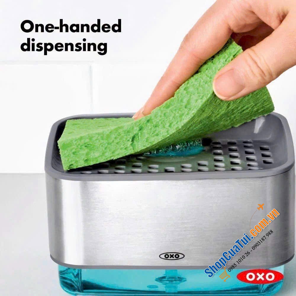 Hộp đựng xà phòng và miếng bọt biển OXO Good Grips.