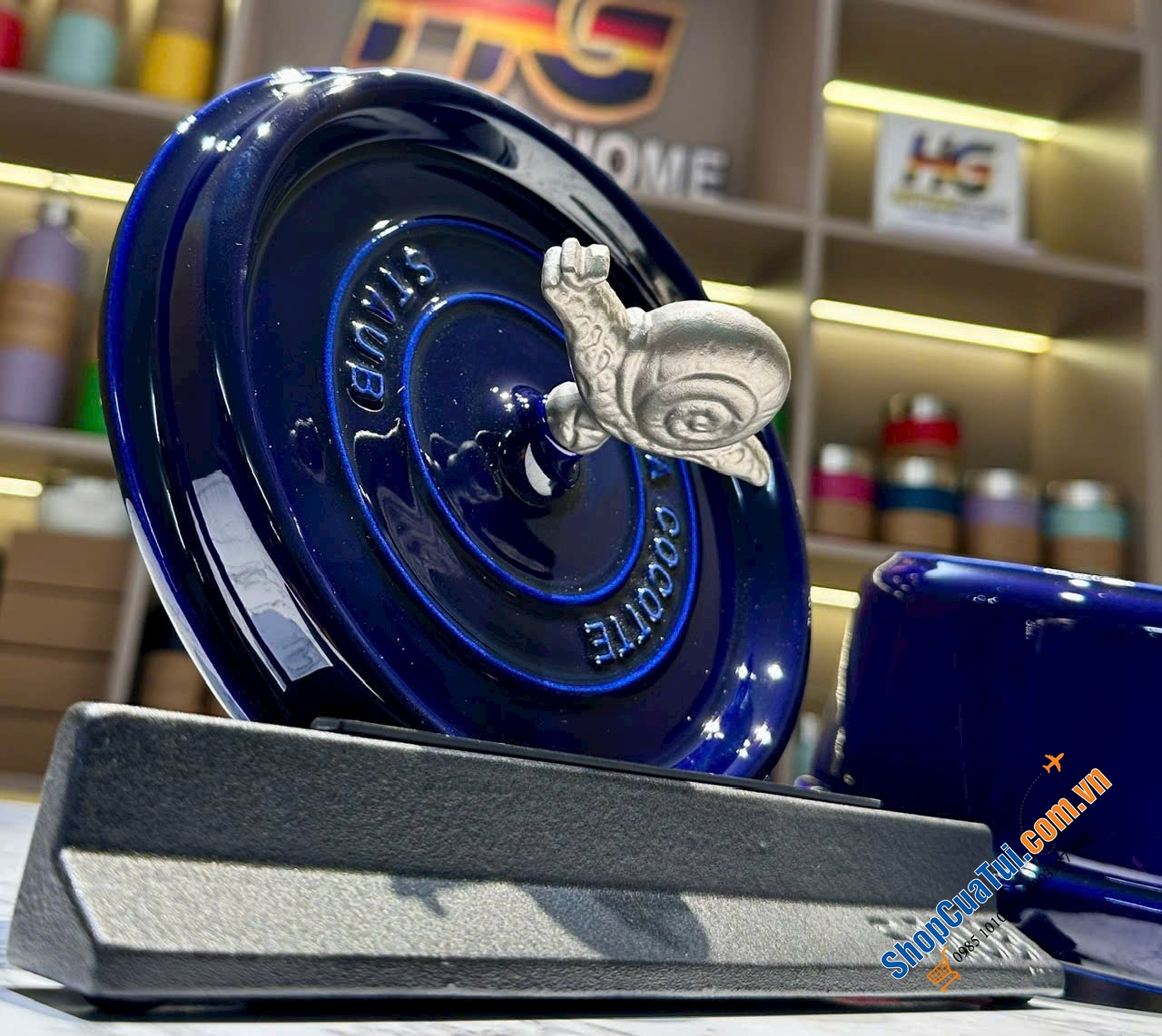NỒI STAUB DARK BLUE 20–22cm.