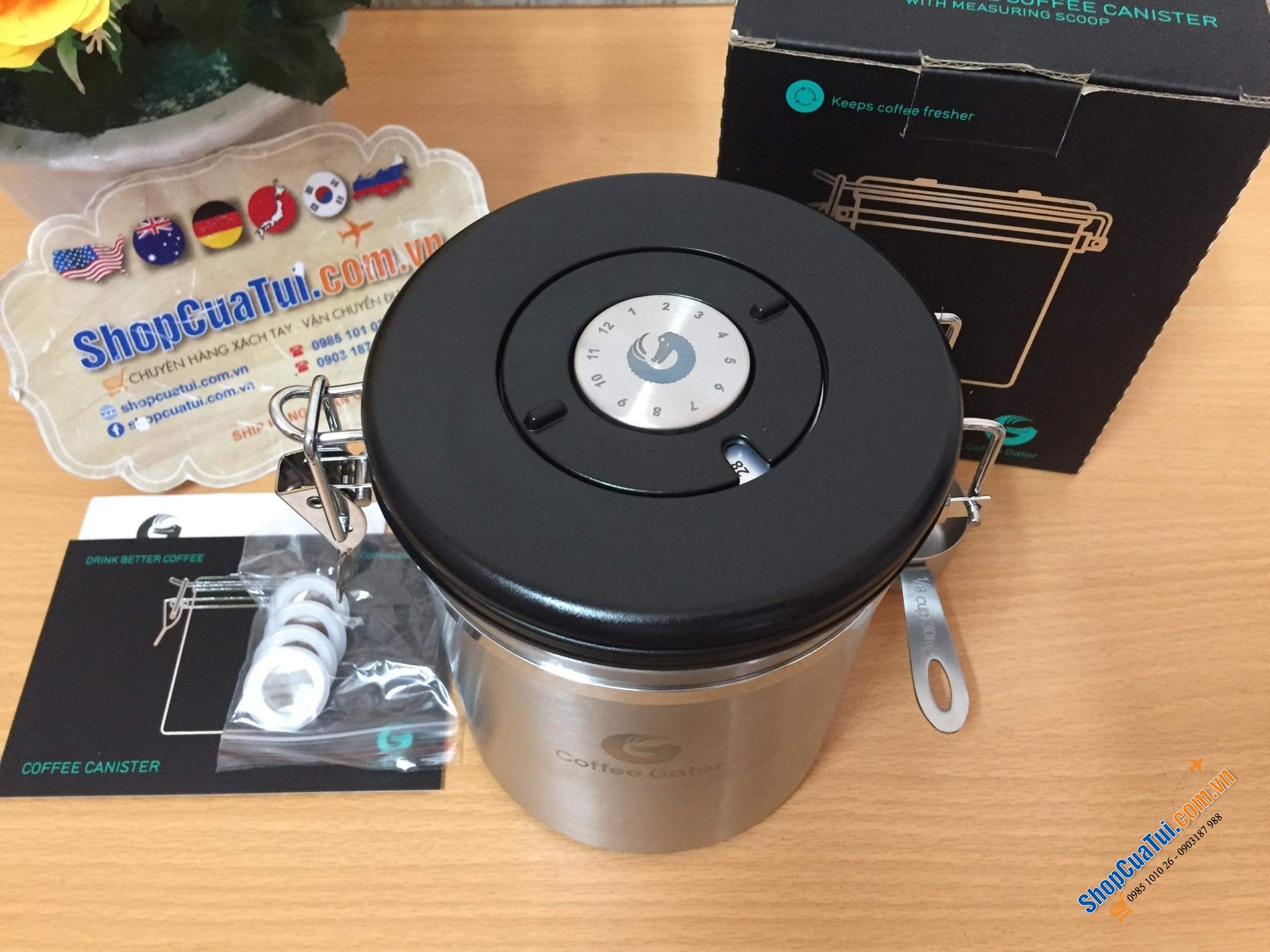 Hộp đựng cà phê bằng thép không gỉ Coffee Gator size trung 1,3 L- Giữ cho cà phê và đậu xay tươi lâu hơn - Hộp đựng có Theo dõi ngày tháng, Van xả CO2 và Thìa đo (Lớn, Xám), Thép không gỉ
