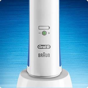 Bàn chải đánh răng điện Oral B Pro 600 của Đức