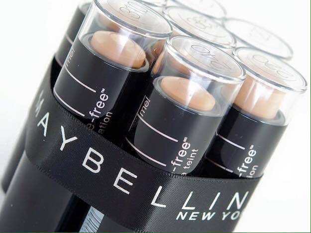 KEM NỀN DẠNG THỎI Maybelline Fit Me Shine-Free 9g