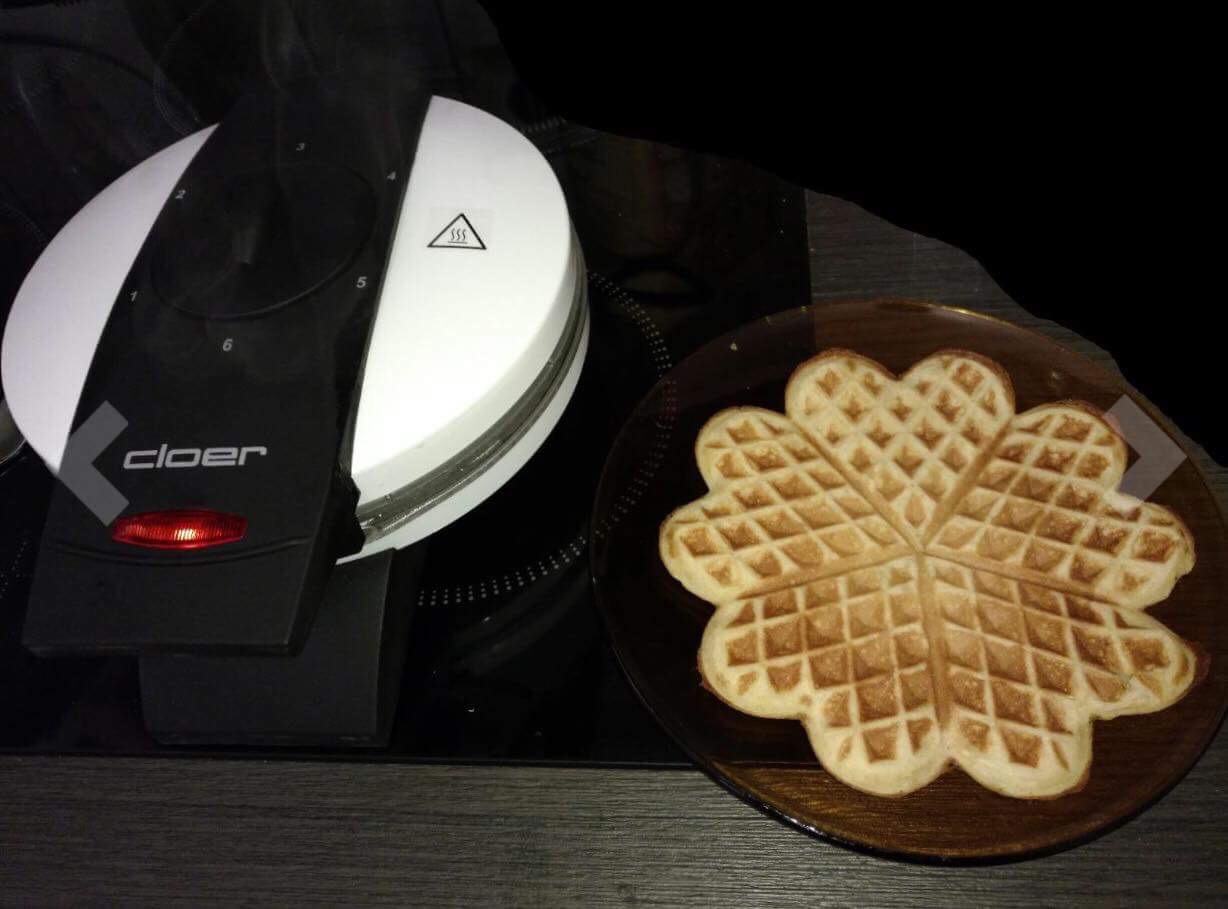MÁY LÀM BÁNH WAFFLE HÃNG CLOER