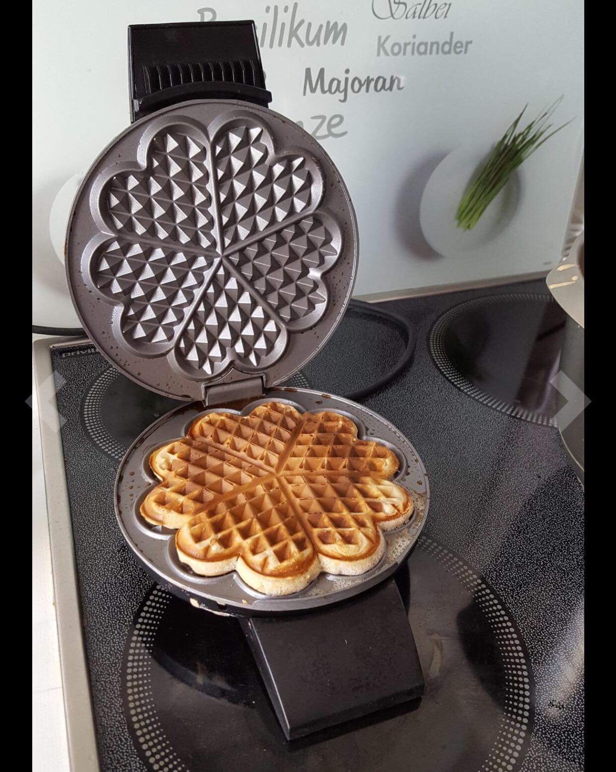 MÁY LÀM BÁNH WAFFLE HÃNG CLOER