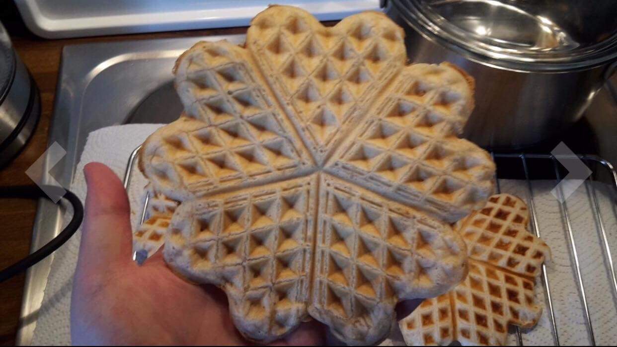 MÁY LÀM BÁNH WAFFLE HÃNG CLOER