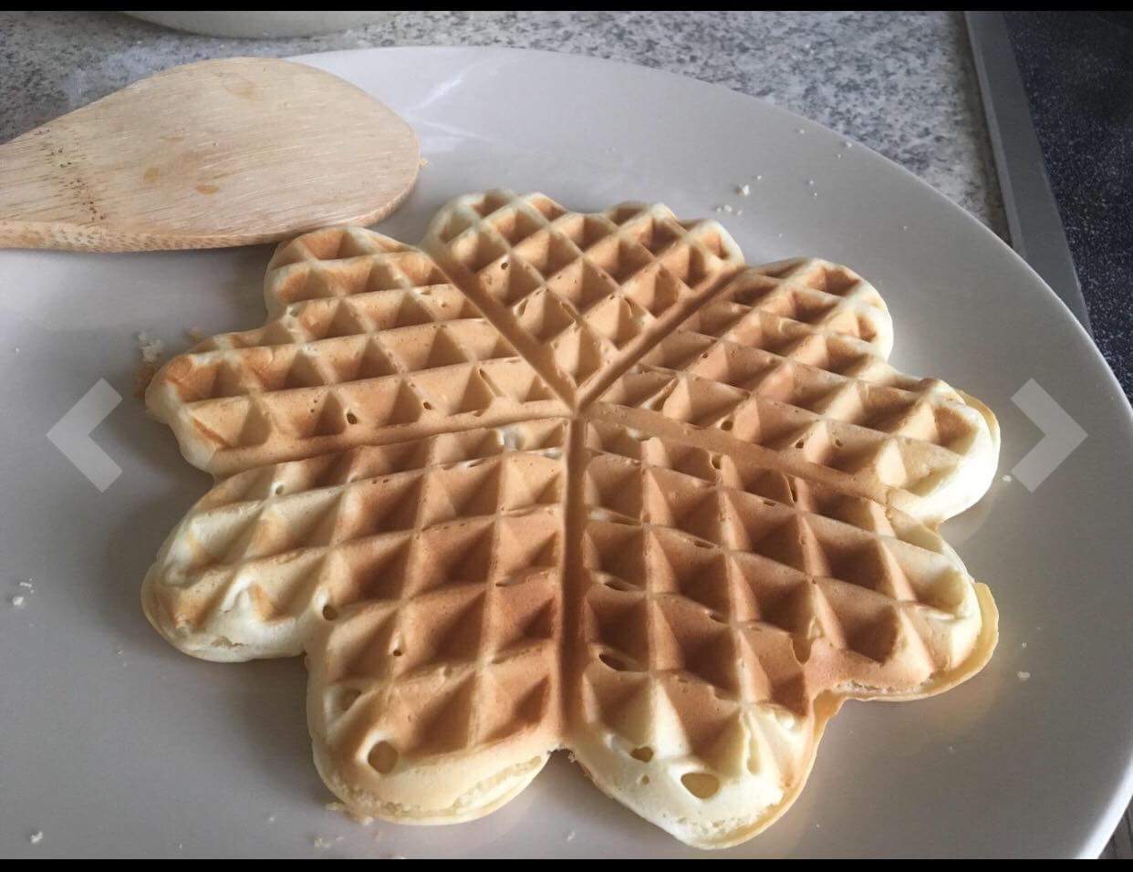 MÁY LÀM BÁNH WAFFLE HÃNG CLOER