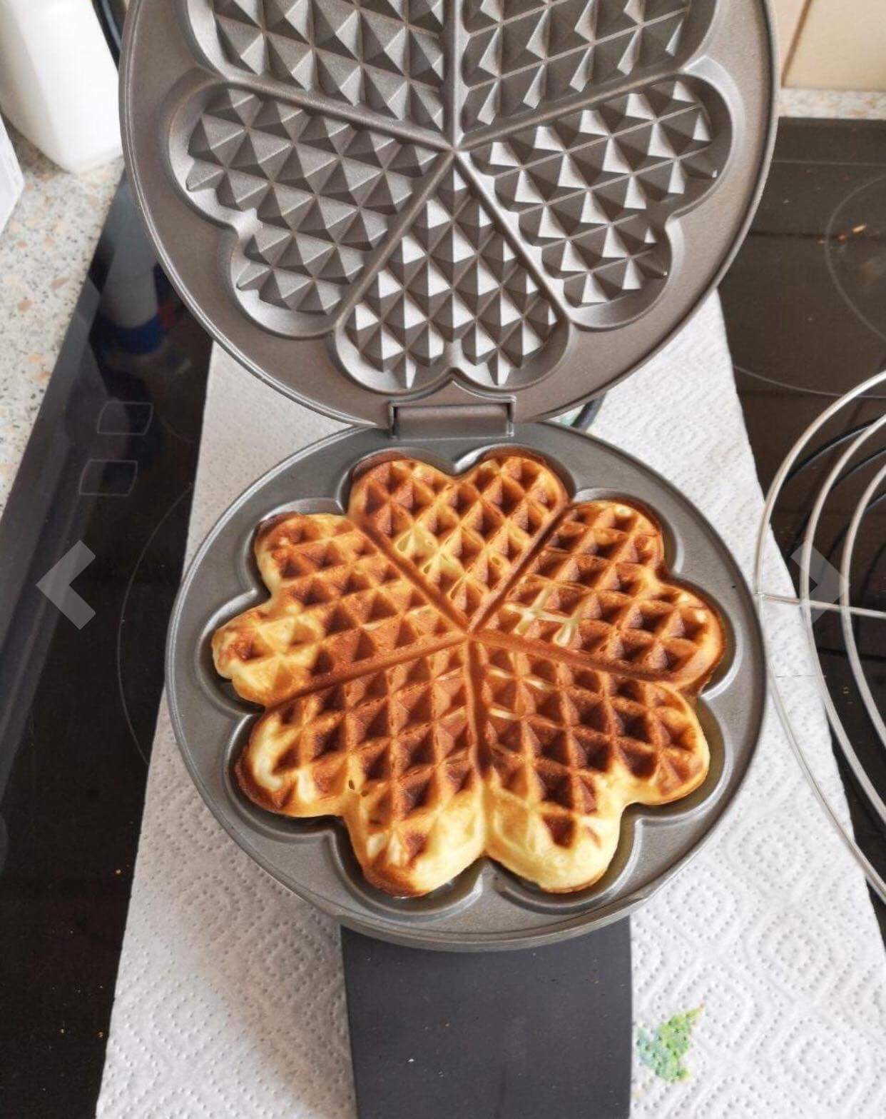 MÁY LÀM BÁNH WAFFLE HÃNG CLOER