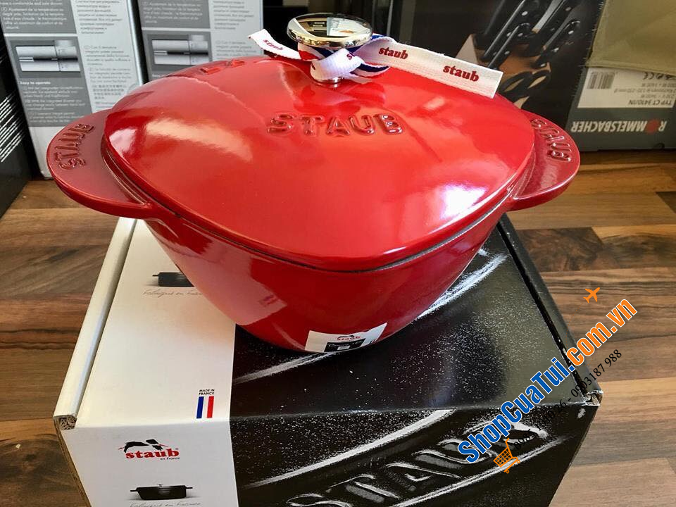 Nồi gang đúc trái tim nguyên khối Staub 20cm - made in France - MÀU ĐỎ