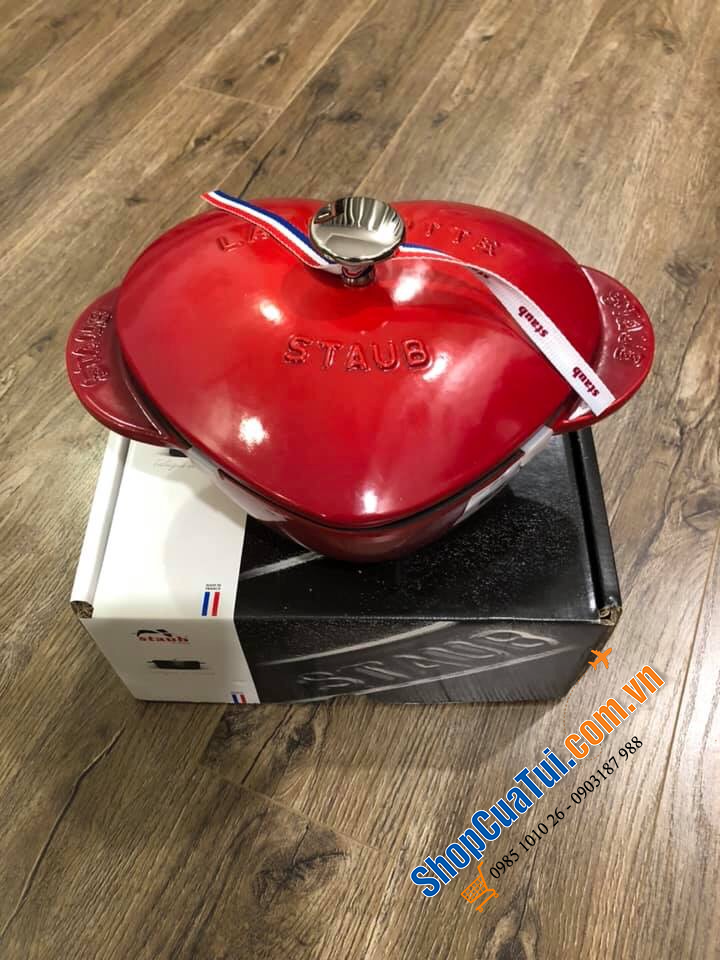 Nồi gang đúc trái tim nguyên khối Staub 20cm - made in France - MÀU ĐỎ