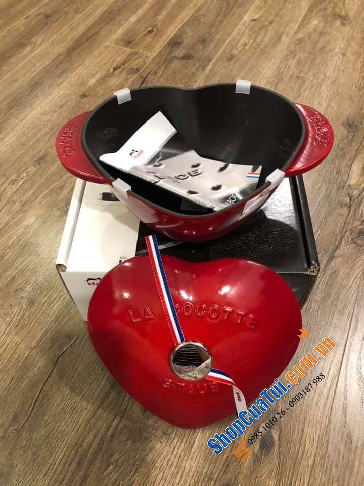 Nồi gang đúc trái tim nguyên khối Staub 20cm - made in France - MÀU ĐỎ