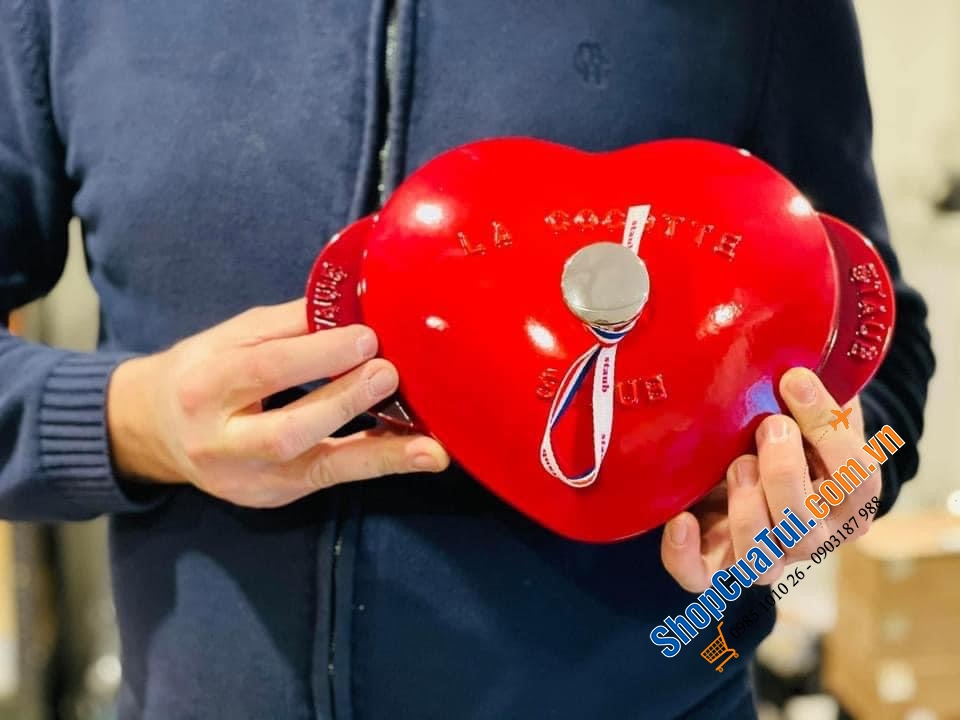 Nồi gang đúc trái tim nguyên khối Staub 20cm - made in France - MÀU ĐỎ