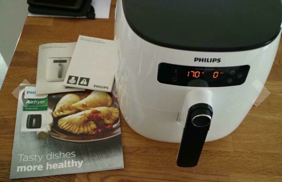NỒI CHIÊN KHÔNG DẦU PHILIPS THẾ HỆ MỚI CÔNG NGHỆ TURBOSTAR 0,8 KG HD9640/00.