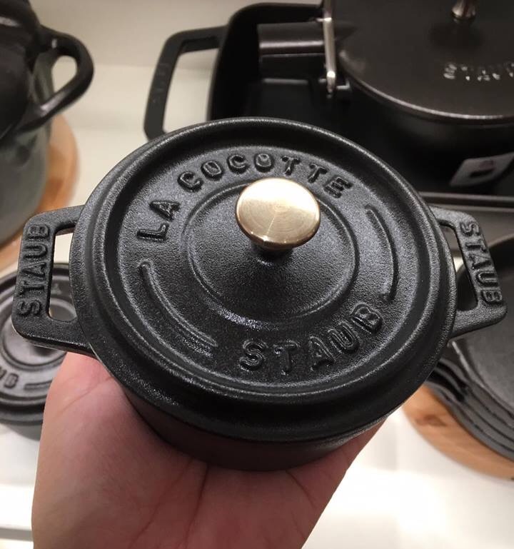 Nồi Staub đúc hoàn toàn gang 10 cm 
