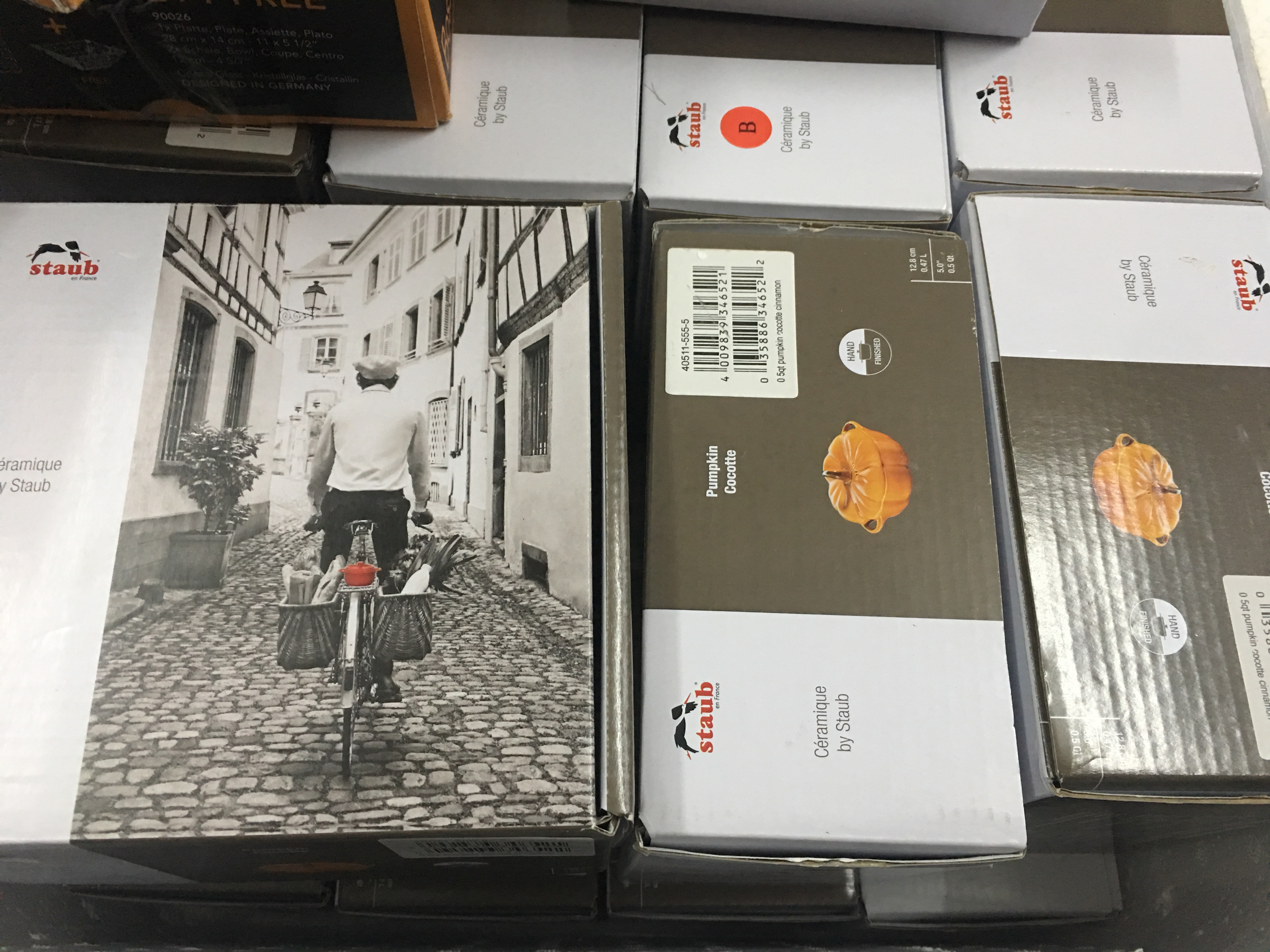 ÂU SỨ BÍ NGÔ STAUB 500ml - Âu sứ quả bí ngô Staub 0,5 lít - đựng bánh, kẹo mứt...đường kính 12cm