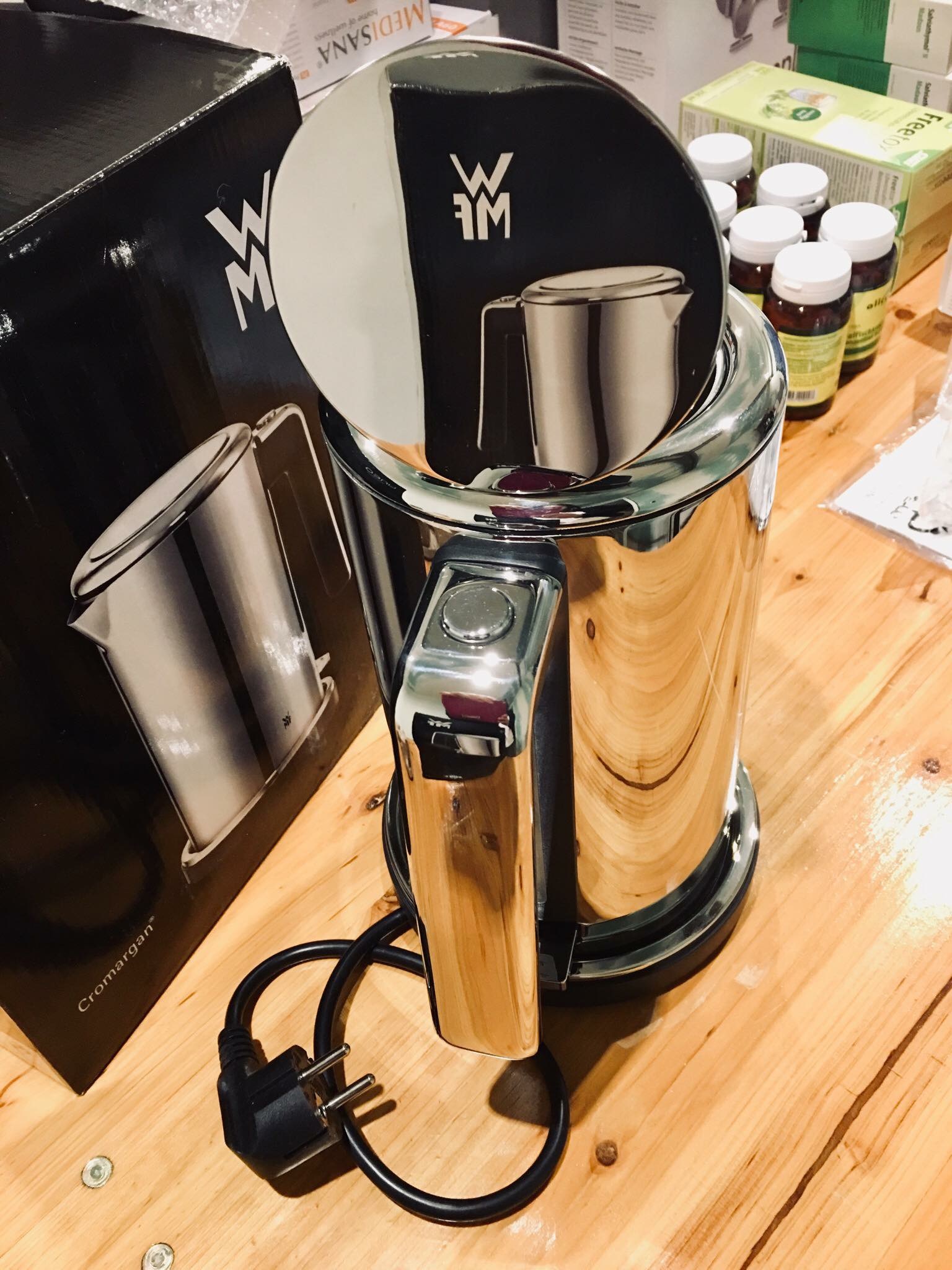 Ấm siêu tốc WMF Lineo - Phiên bản Shine ( Toả Sáng )