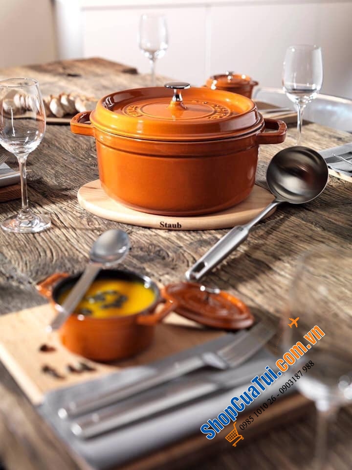 NỒI GANG ĐÚC STAUB KÈM XỬNG HẤP SIZE 26 CM MÀU VÀNG MÙ TẠC