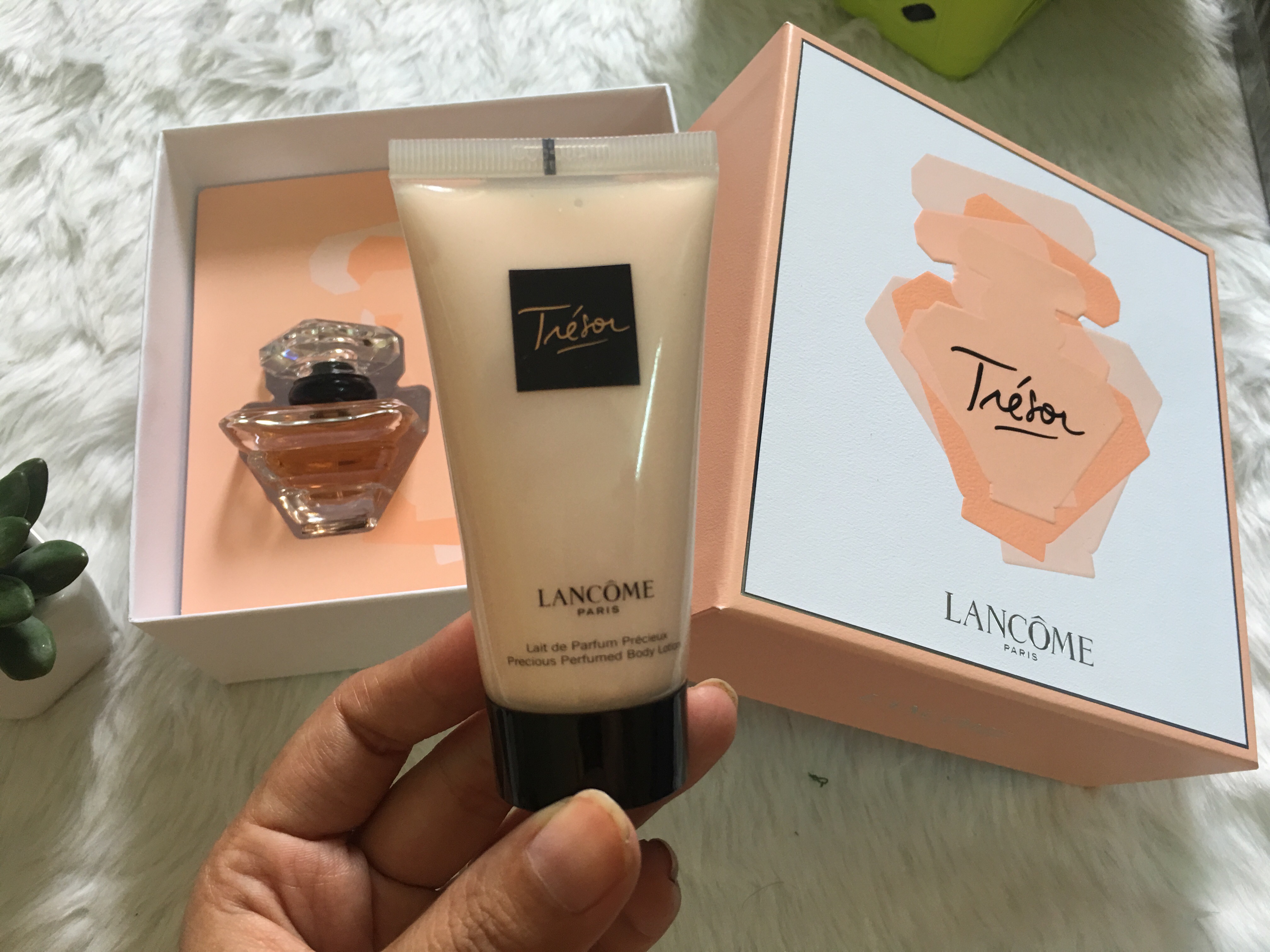 Nước hoa nữ Lancome Tresor EDP sang trọng, quyến rũ, nữ tính 30ml + tặng kèm thêm body lotion 50ml 