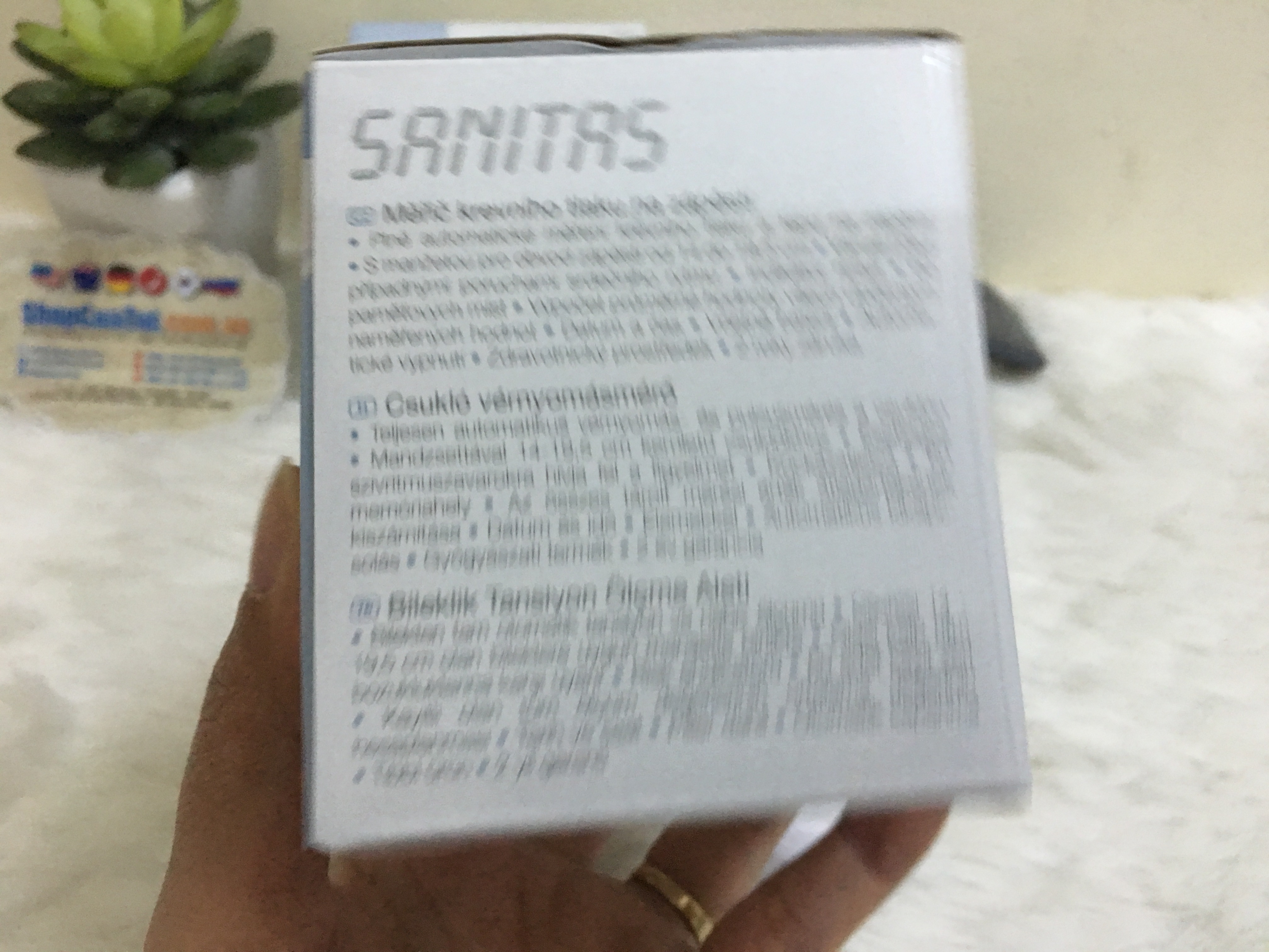 Máy đo huyết áp cổ tay Sanitas SBC 23