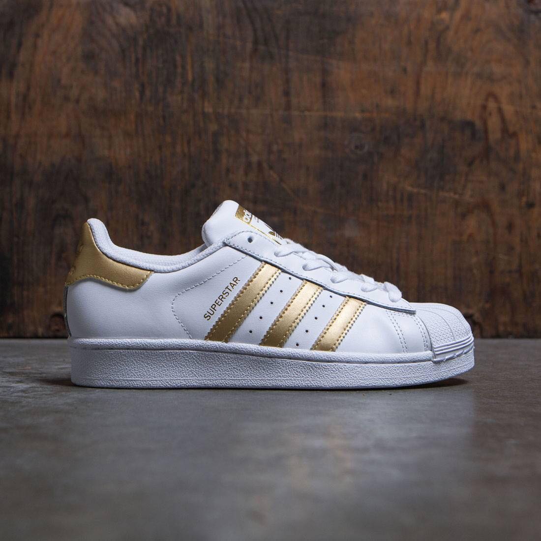 Giầy Adidas superstar