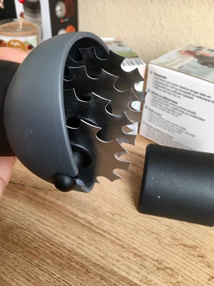 DỤNG CỤ DẦN THỊT FLEISCHROLLER - ĐỨC