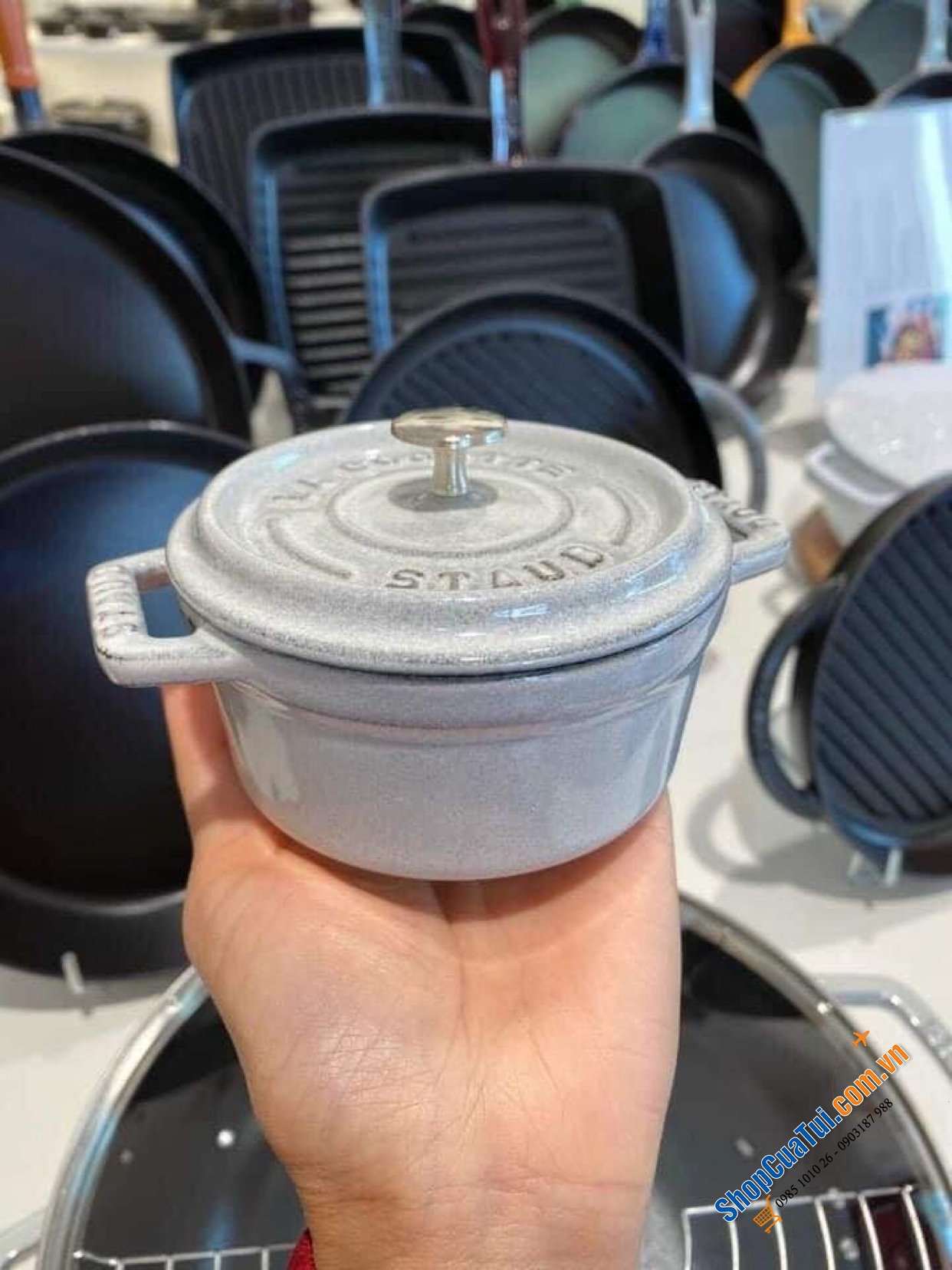 Nồi Staub đúc hoàn toàn gang 10 cm