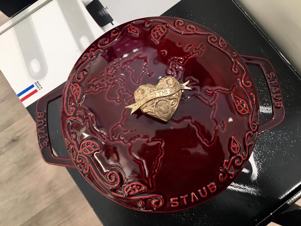 Nồi gang đúc Staub TOMORROWLAND-phiên bản giới hạn đường kính 24cm