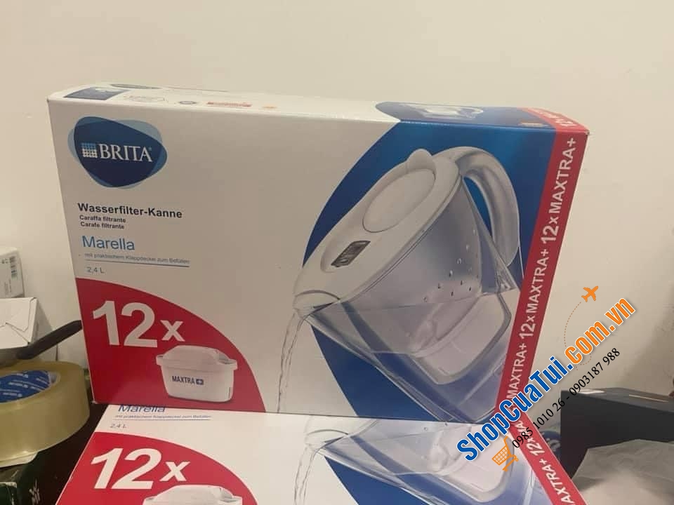Set bình lọc Brita với 12 lõi lọc đi kèm.