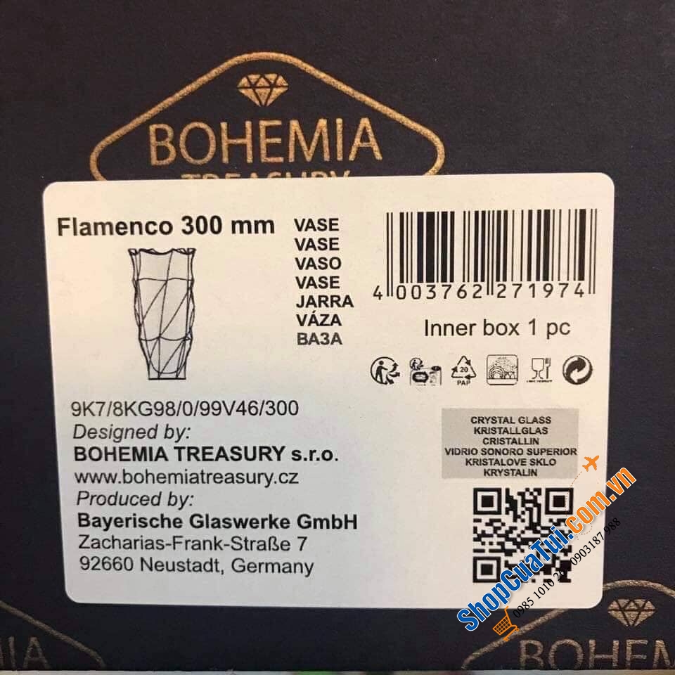 Lọ hoa cao cấp Bohemia Flamenco 30cm - thiết kế tinh khiết và tươi sáng của thủy tinh pha lê, kết hợp với đường nét xoắn nhẹ tạo độ phản quang và nổi bật
