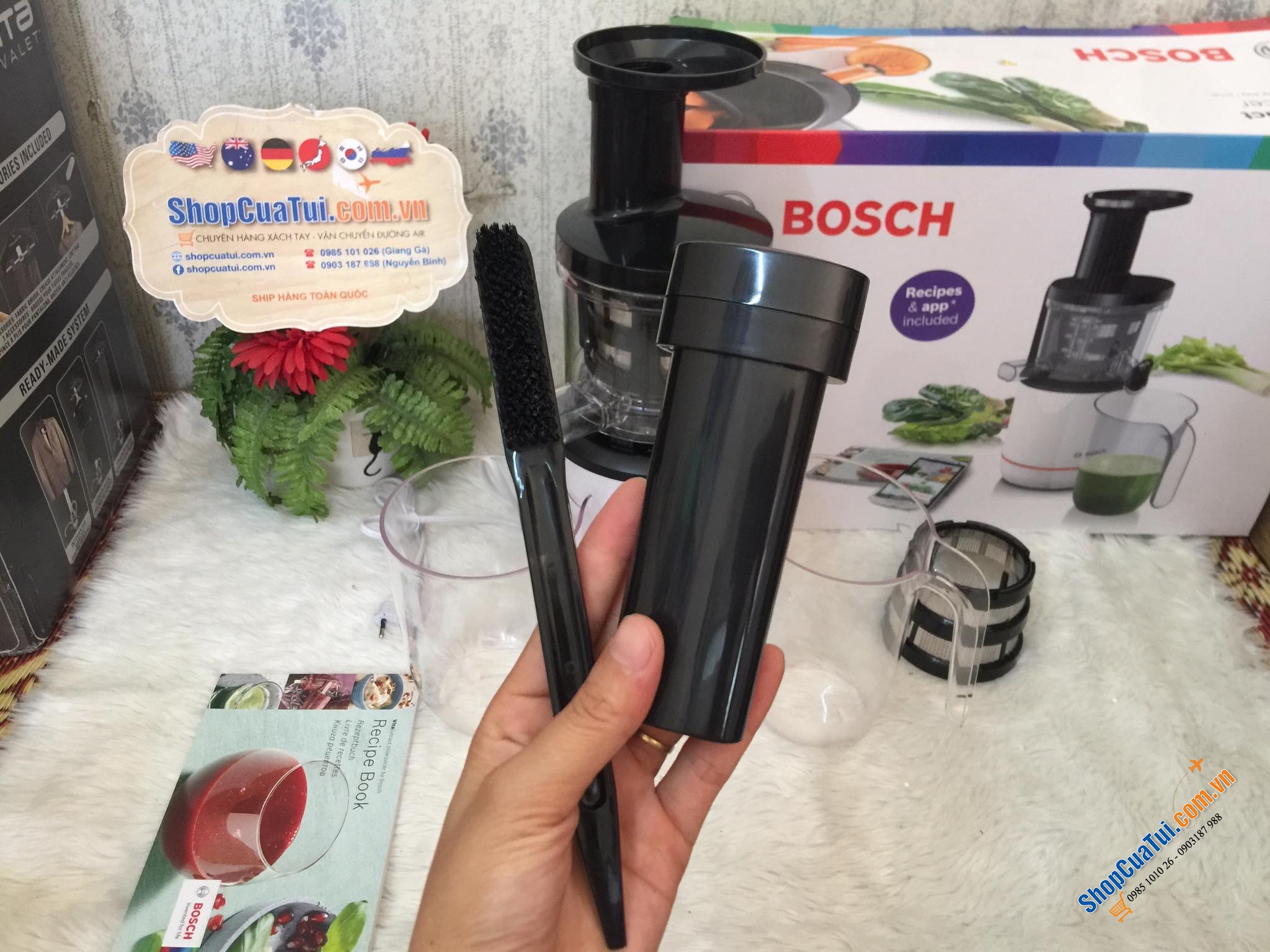 Máy ép chậm Bosch Comfort MESM500W với 2 lưới lọc dùng ép chậm hoặc làm sinh tố, bánh răng Titan khỏe và siêu bền