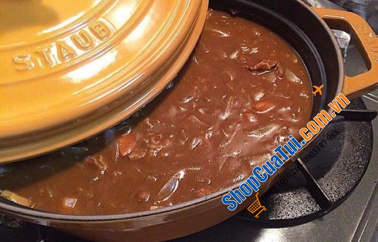 NỒI GANG ĐÚC STAUB OVAL 31CM MÀU VÀNG MÙ TẠT