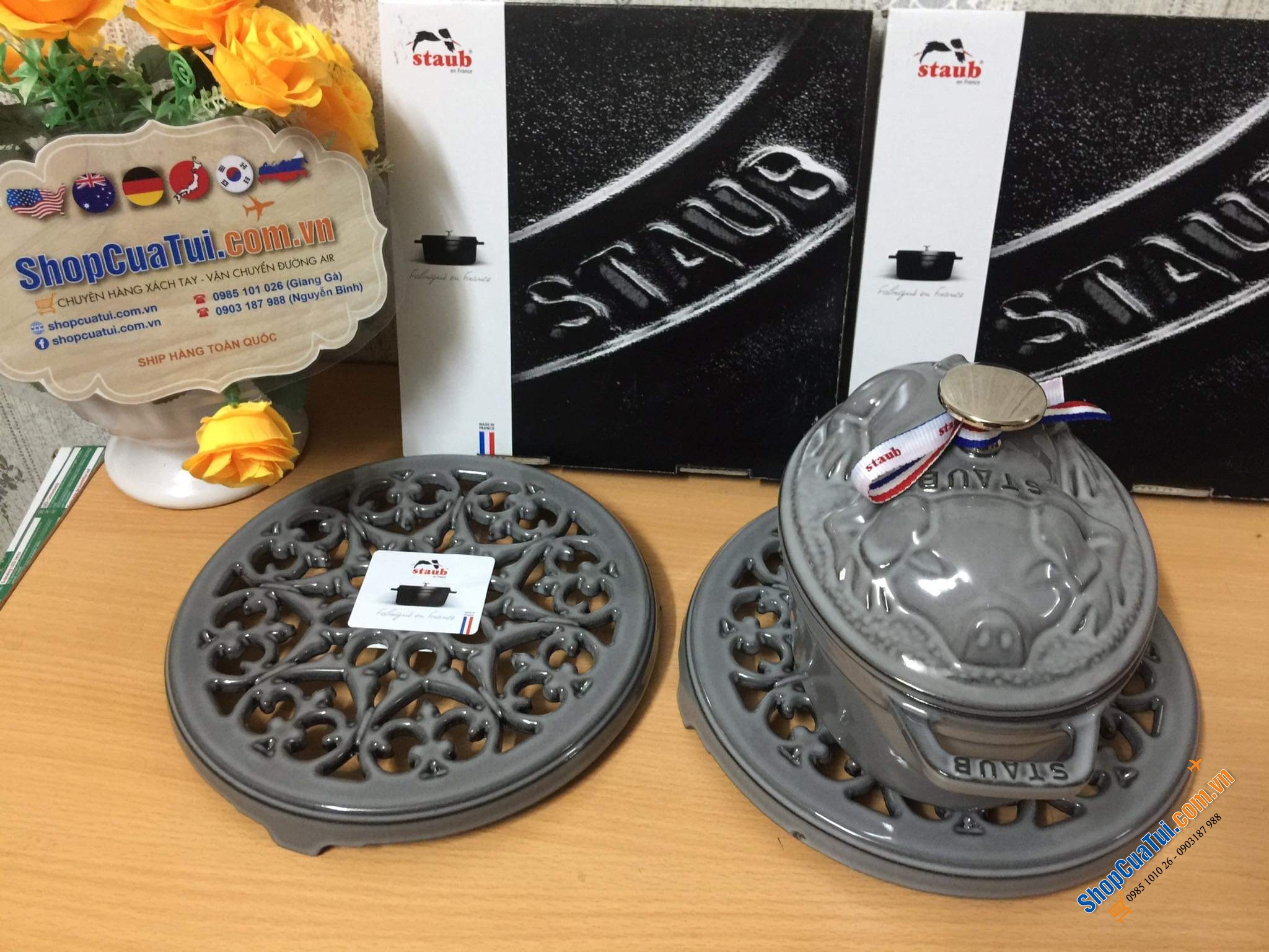 LÓT NỒI GANG STAUB.