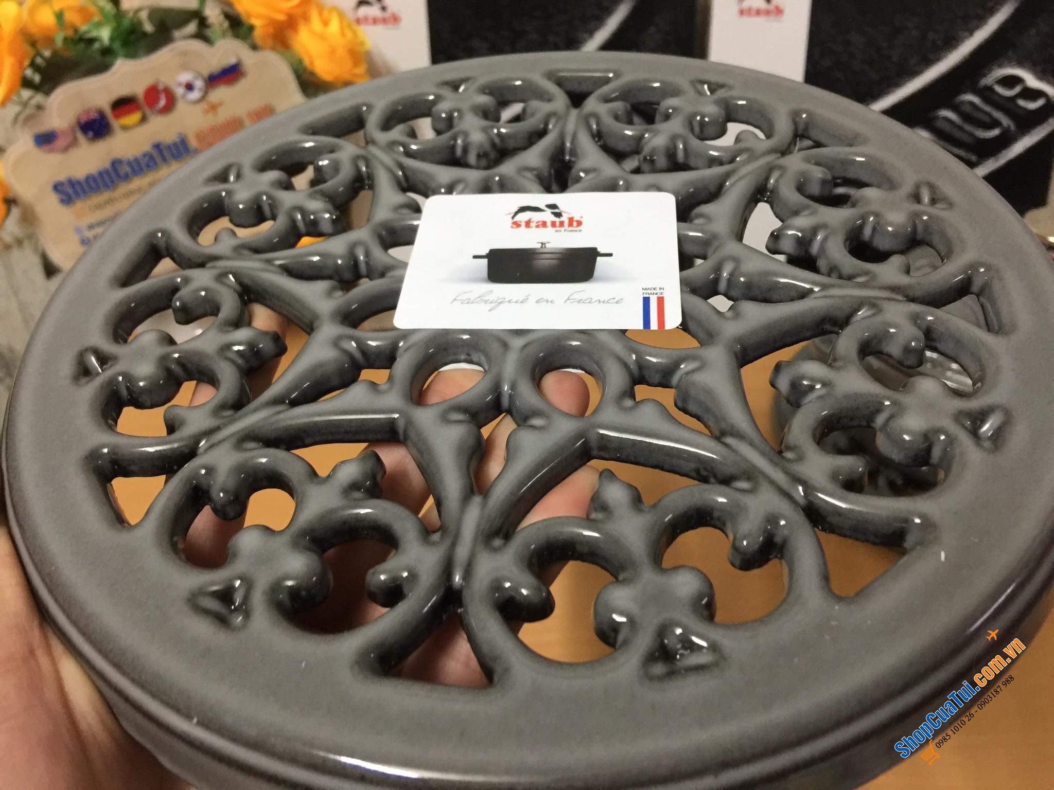 LÓT NỒI GANG STAUB.