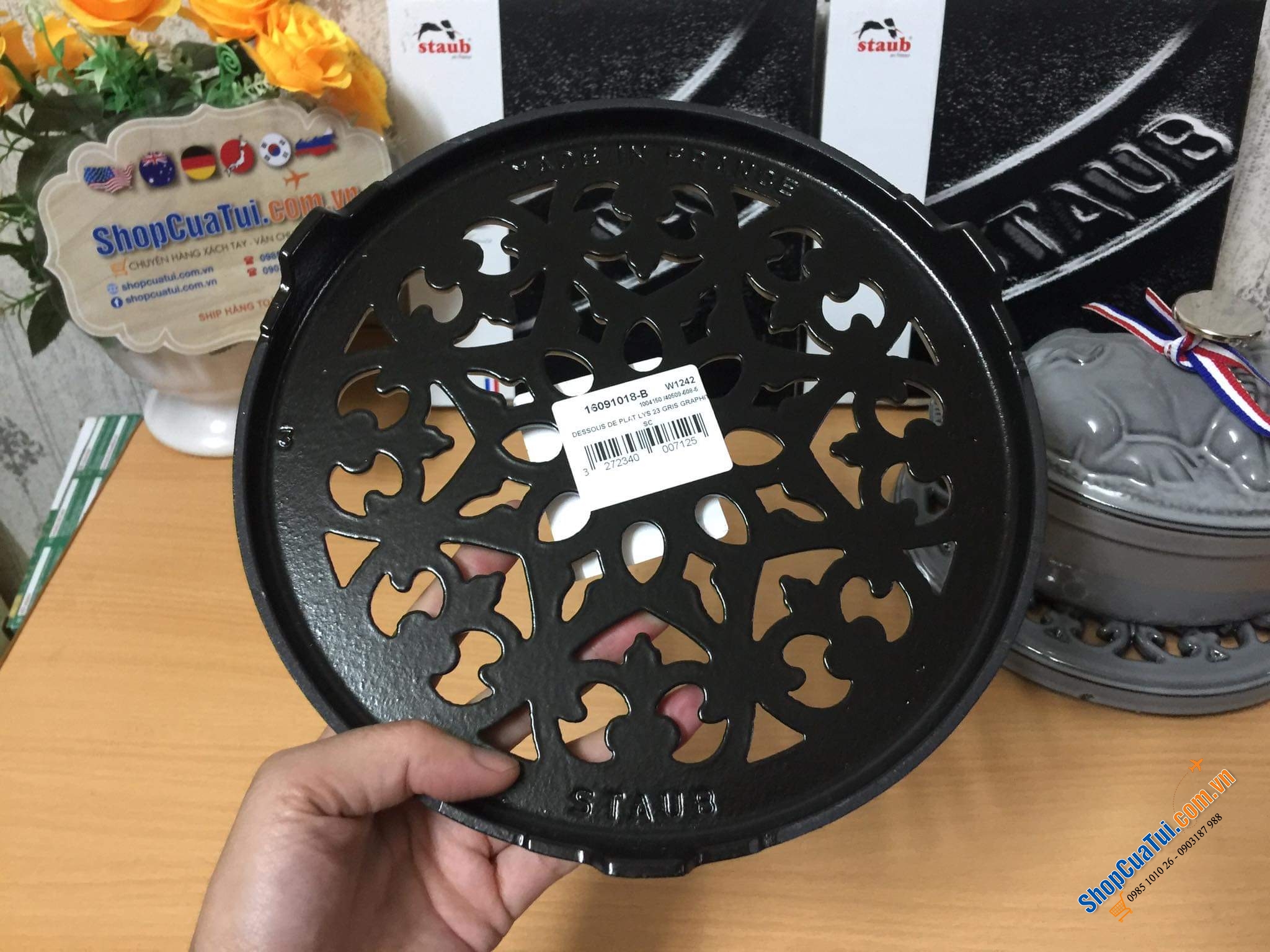 LÓT NỒI GANG STAUB.