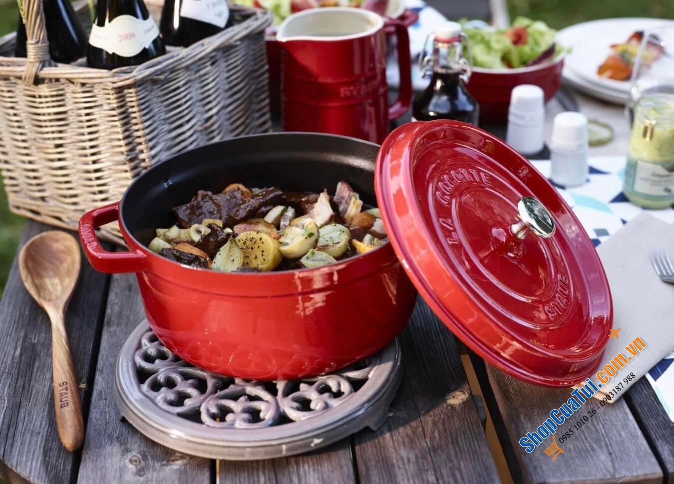LÓT NỒI GANG STAUB.