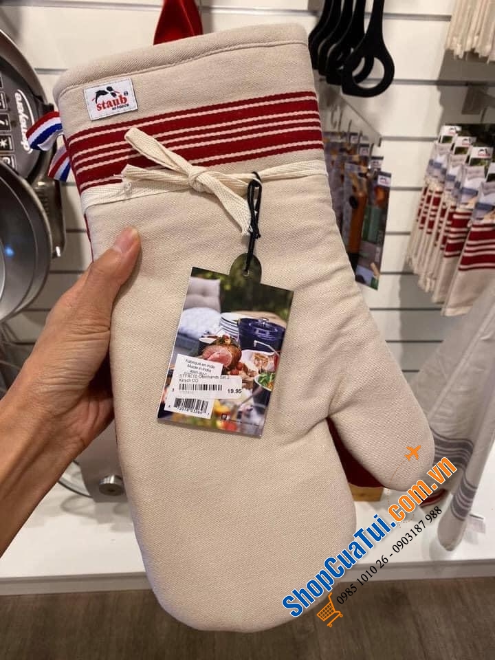 GĂNG TAY DÙNG LÒ NƯỚNG STAUB màu đỏ