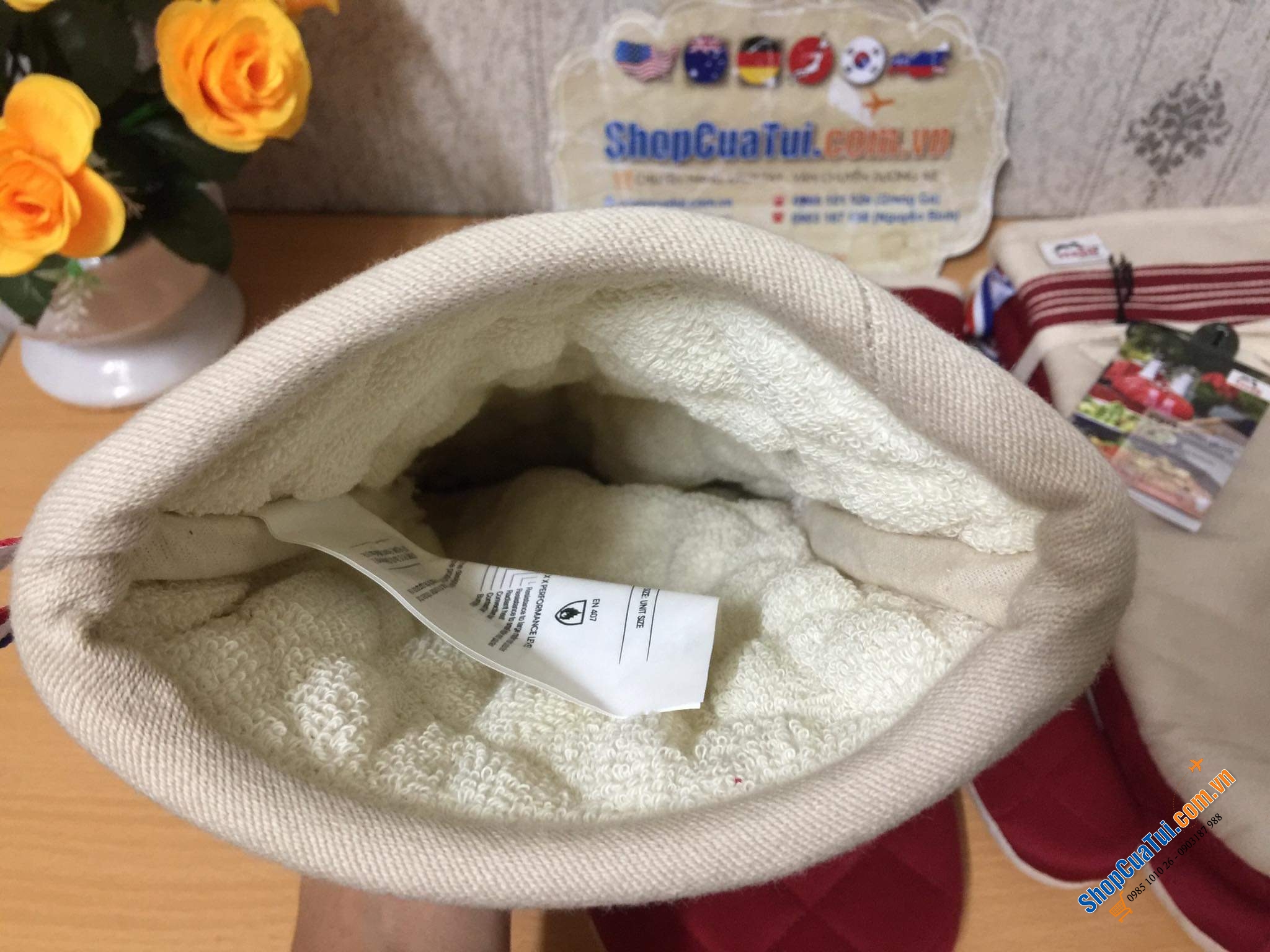 GĂNG TAY DÙNG LÒ NƯỚNG STAUB màu đỏ