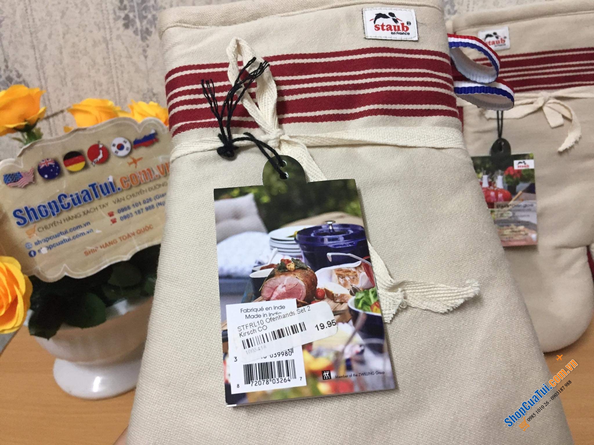 GĂNG TAY DÙNG LÒ NƯỚNG STAUB màu đỏ