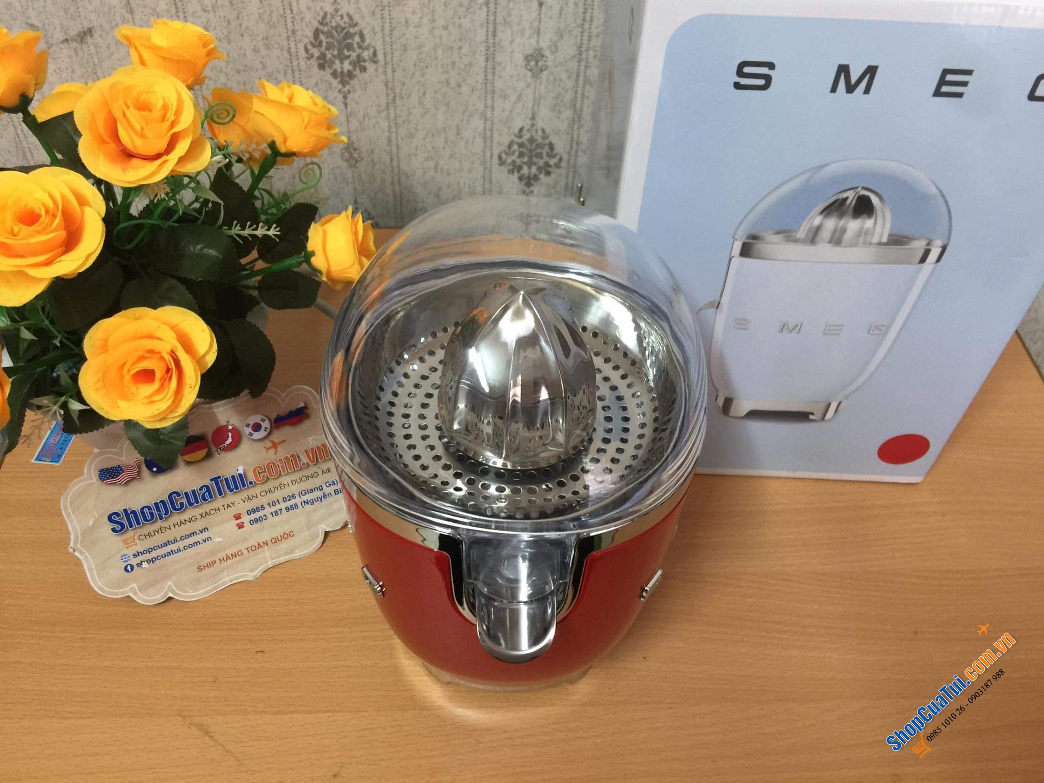 MÁY VẮT CAM SMEG MÀU ĐỎ - ĐỘNG CƠ 70W BẬT TẮT TỰ ĐỘNG dễ dàng cho ly nước cam với lực nhẹ, thiết kế sang trọng từ thương hiệu nổi tiếng