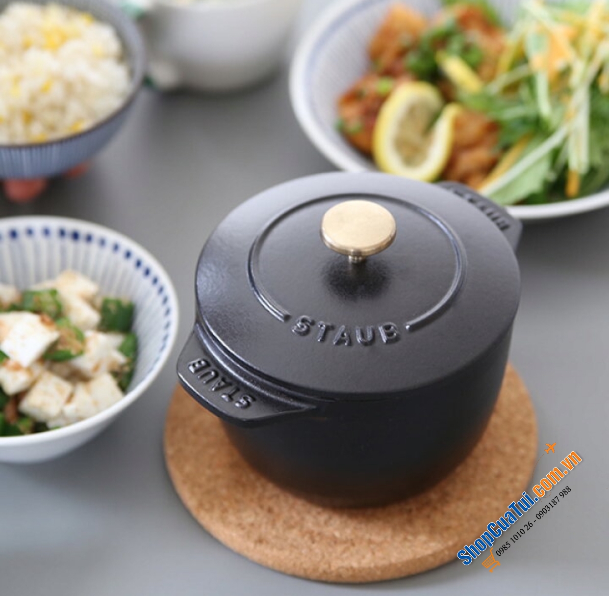 NỒI STAUB GOHAN PHIÊN BẢN ĐEN NÚM VÀNG 16 CM.