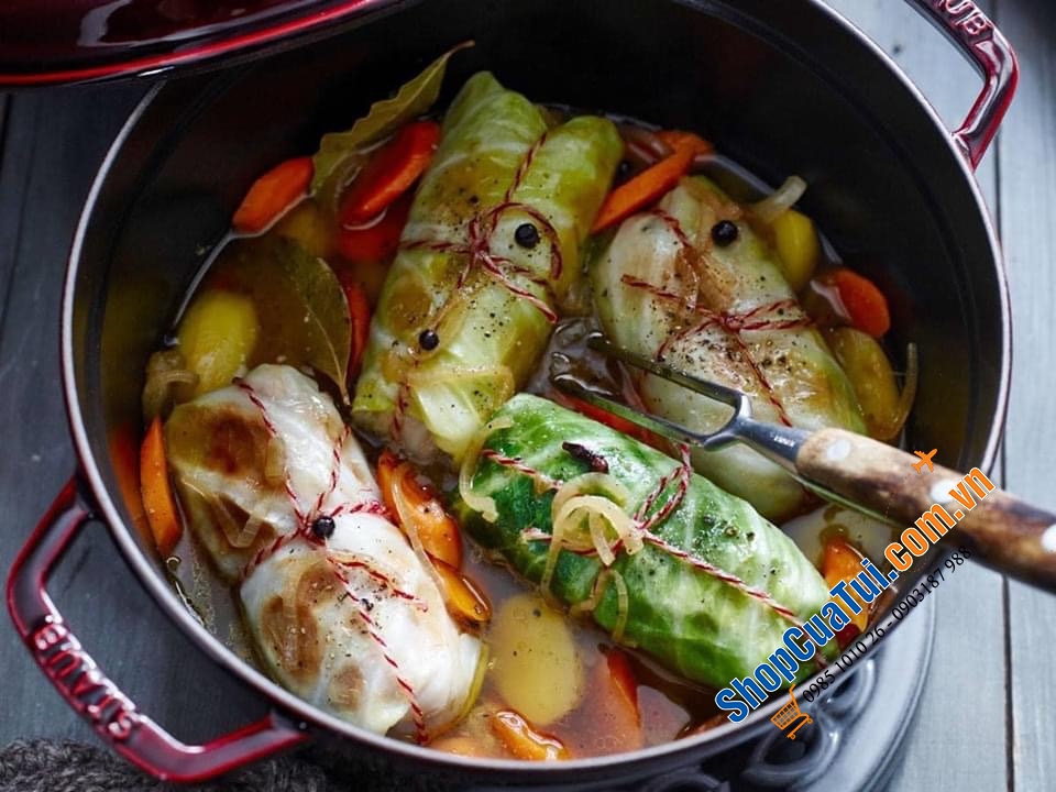 CHẢO NỒI NẮP THUỶ TINH STAUB 26 CM MÀU ĐỎ CHERRY.