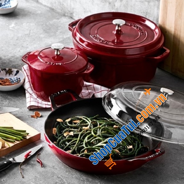 CHẢO NỒI NẮP THUỶ TINH STAUB 24 CM ĐỎ CHERRY.
